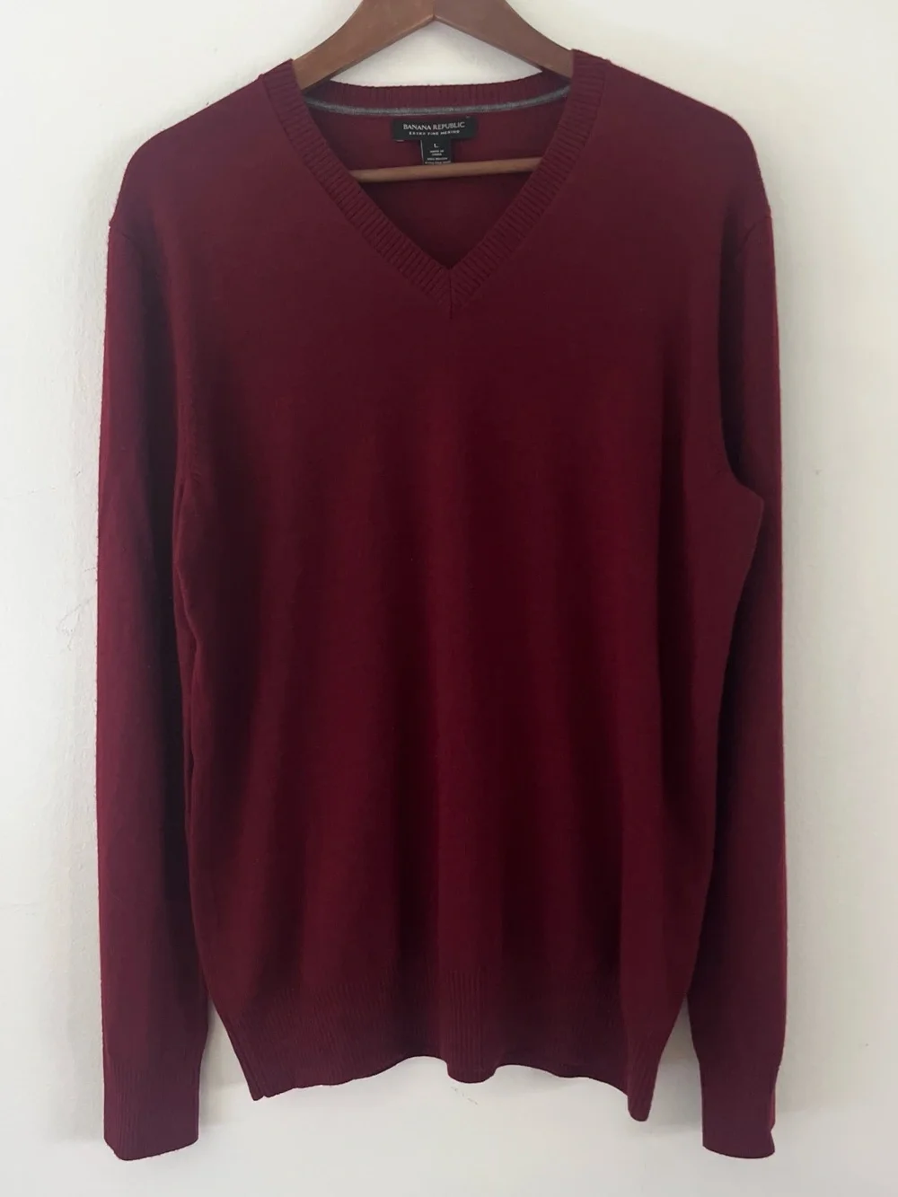 Banana Republic Sweater V Neck Extra Fine Merino Wool Burgundy Men's Size Large